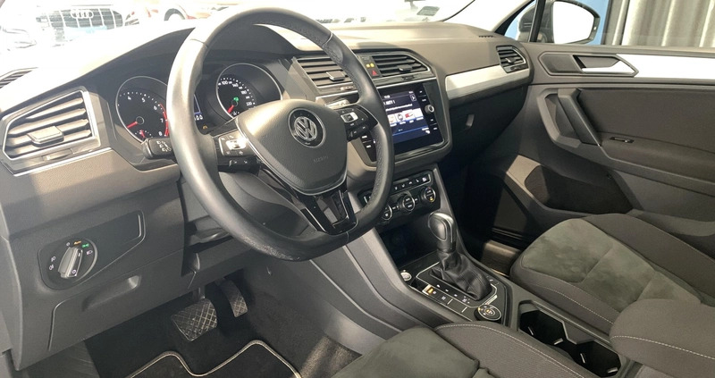Volkswagen Tiguan cena 130900 przebieg: 33632, rok produkcji 2019 z Warszawa małe 379